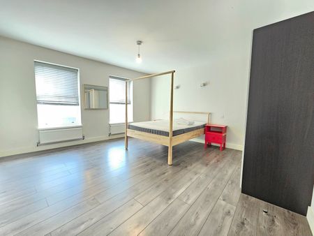 1 Bed Flat, Gould Terrace, E8 - Photo 2