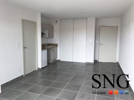 T2 AVEC TERRASSE ET PARKING - Photo 2