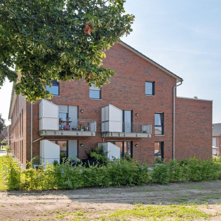 Lichtdurchflutete 2-Zimmer-Wohnung mit großer Dachterrasse! - Foto 1