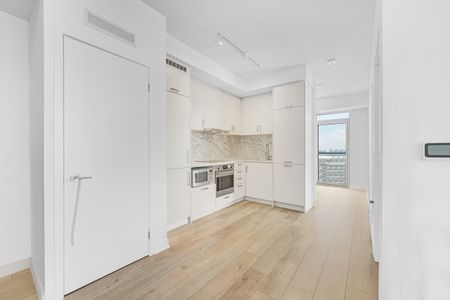 For Lease - 60 Honeycrisp Crescent Unit# 819, Vaughan, Ontario - Photo 4