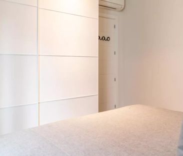 2-bedroom apartment for rent in Embajadores, perfect for professionals. - Photo 5