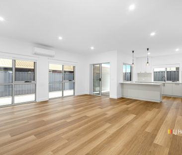 Unit 2/18 Jermyn Street, ULVERSTONE - Photo 6