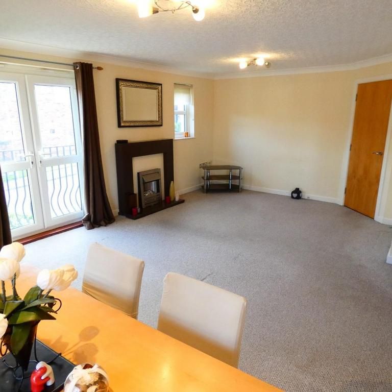 2 bedroom flat to rent - Photo 1