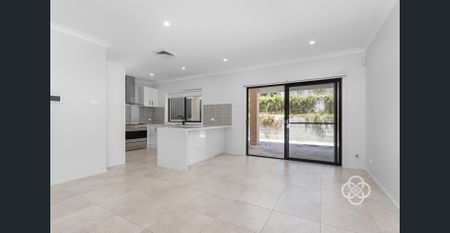 Coming Soon - Brand New Stylish 4-Bedroom Duplex with Lake Views - Photo 3