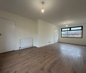 3 Bed Semi-Detached House, Larkhill Close, LS8 - Photo 1