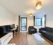 1 bed Apartment for Rent - Photo 1