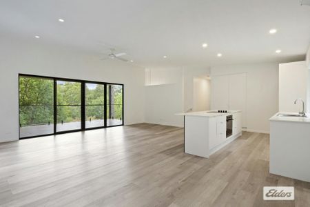 Modern Two-Story Home with Bush Views – All Utilities Included - Photo 2