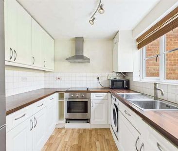 Winterbourne Walk, Frimley, Camberley, Surrey, GU16 - Photo 6