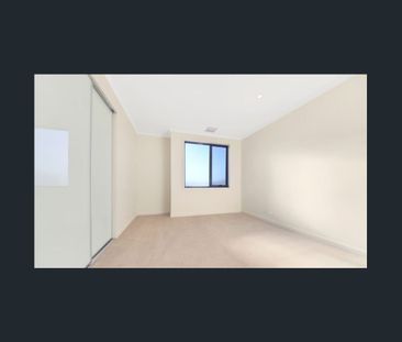 Ultra modern home! - Photo 3