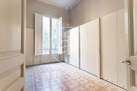 Apartment for Rent on Rosselló Street near Passeig de Gràcia - Photo 2