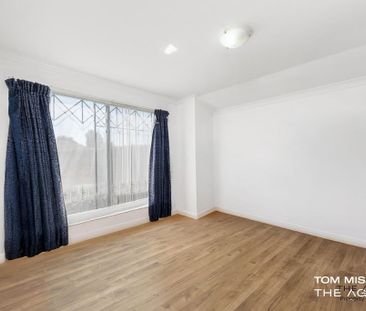 Spacious Living with Comfort & Convenience! - Photo 6