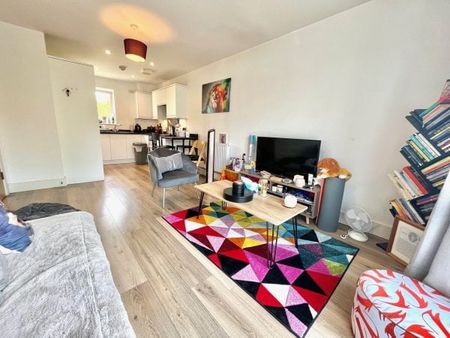 Eaton House, Radcliffe Road - Photo 2