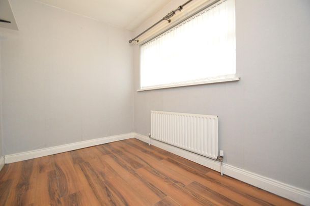 9 The Crescent, Carryduff, Belfast, BT8 8DW - Photo 1