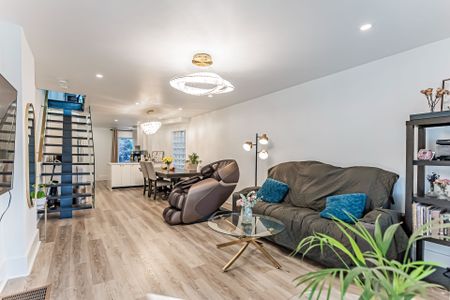 For Lease - 397 Kingston Road, Toronto, Ontario - Photo 4