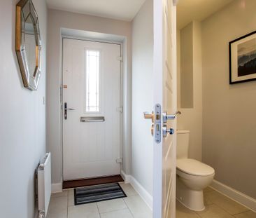 3 bedroom house to rent Academy Terrace, Walton Hall Drive, Felixst... - Photo 2