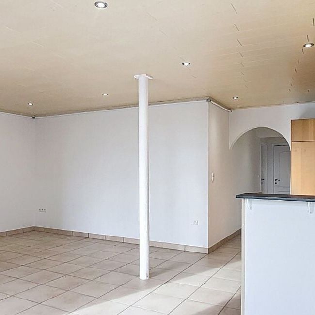 Gelijkvloers app. te huur in Bertogne voor € 650 met 1 slaapkamer - Foto 1