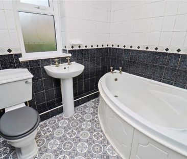 2 bedroom semi-detached house to rent - Photo 6