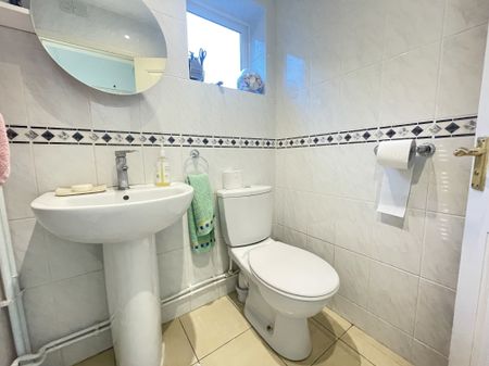 Marlins Turn, Hemel Hempstead - Photo 2