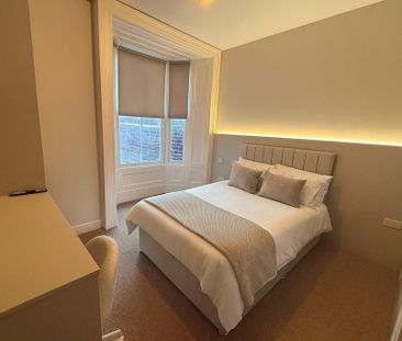 8 bedroom terraced house to rent - Photo 2