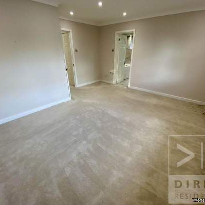 5 bedroom property to rent in Epsom - Photo 1