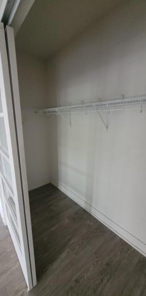 Large bright one bedroom in Pointe St.Charles - Photo 1