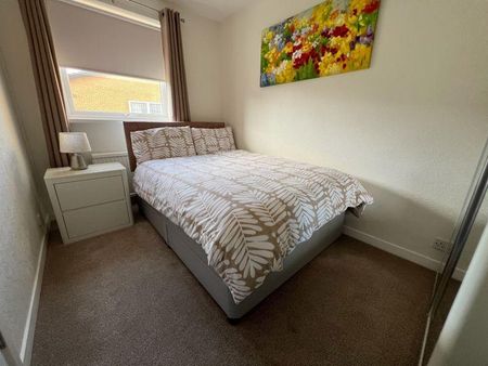 2 bedroom property to rent - Photo 4