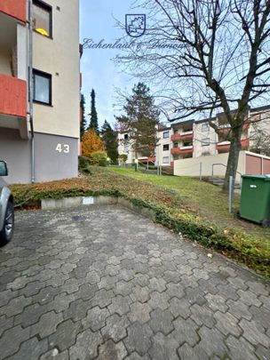 Gepflegte 2-ZKB-Wohnung mit Balkon & Außenstellplatz - Photo 1