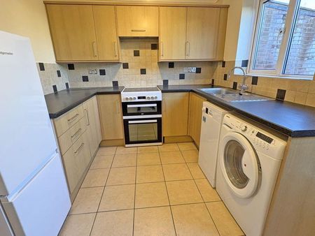 2 bedroom terraced house to rent - Photo 4