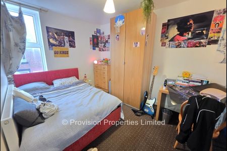 4 Bedroom Properties Hyde Park - Photo 2