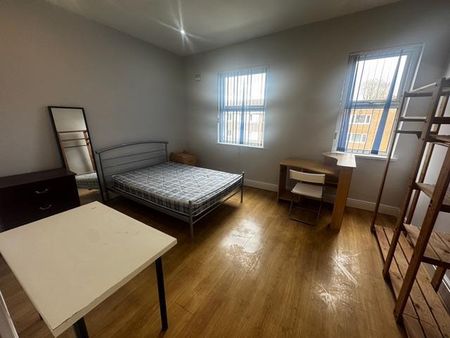 4 bedroom terraced house to rent - Photo 5