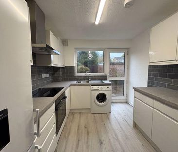 3 bedroom semi-detached house to rent - Photo 6