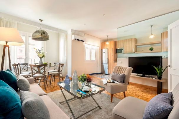 Calle Tomás Heredia, Málaga, Andalusia 29001 - Photo 1