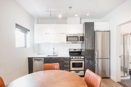 Castle Lofts - Photo 3