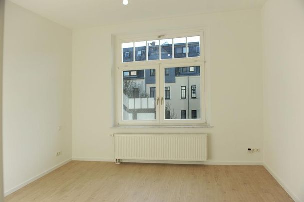 Erstbezug nach Komplettrenovierung! Super schöne, Familienwohnung mit Balkon in beliebter Wohnlage - Photo 1