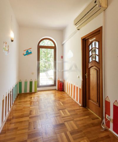 Spatiu educational intr o vila Parcul Carol - Fotografie 5