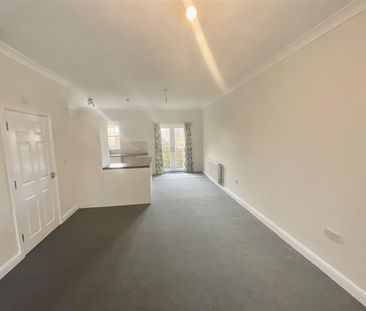 Norwood Place, YO12 7AW, Scarborough - Photo 5