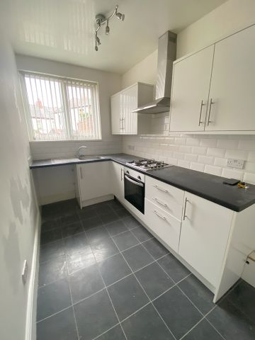 3 Bed Terraced House, Walsingham Road, CH44 - Photo 4