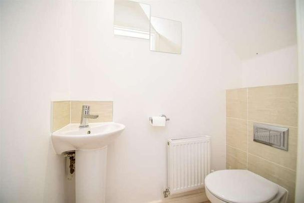 Timperley Close, Wakefield, WF1 - Photo 1