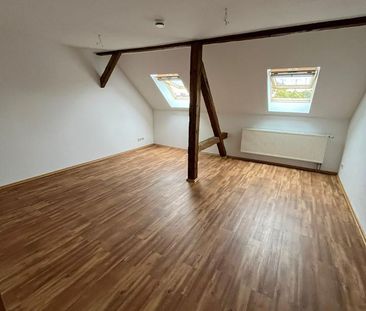 3-Raum-Dachgeschosswohnung - Photo 1