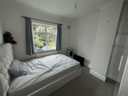 3 bedroom semi-detached house to rent - Photo 4