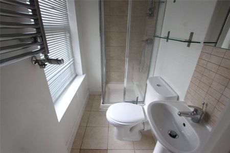 *EN-SUITE Double Room with PARKING SPACE* - Photo 5