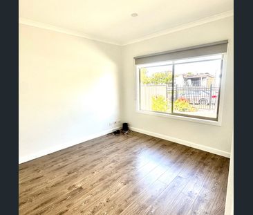 St Albans Central Walk To Shops Train Station Schools And Market - Photo 4