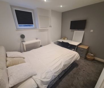 5 Bed - 96 Royal Park Road, Hyde Park, Leeds - LS6 1JJ - Student - Photo 6