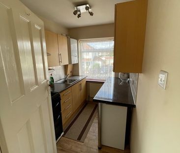 1 Bed Flat, Meadowbank Road, NW9 - Photo 5