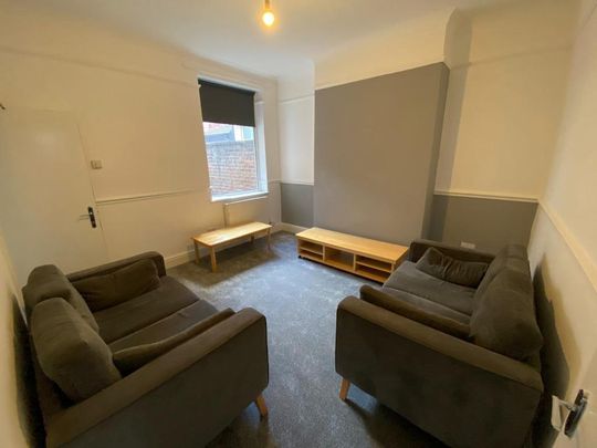 5 bedroom house to rent - Photo 1