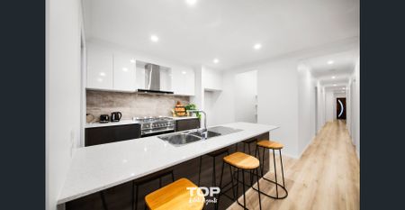 Well-Maintained 4-Bedroom Family Home in the Sought-After Bloom Estate!! - Photo 2