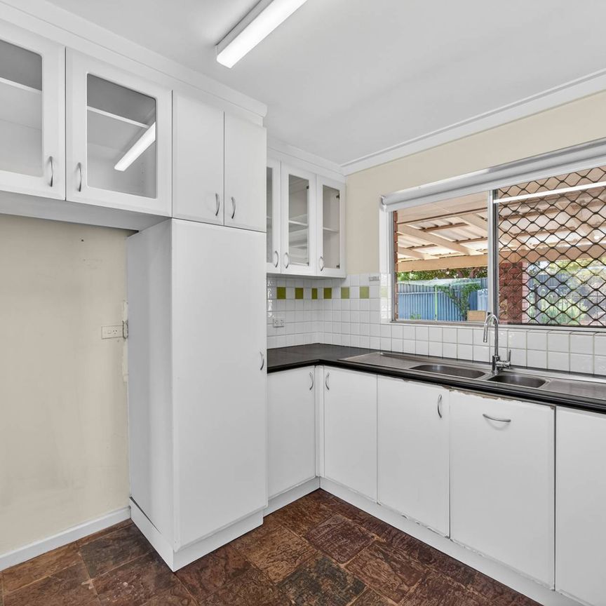 Family Living with Pool - Photo 1