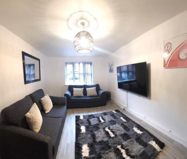 6 bedroom private hall to rent - Photo 1