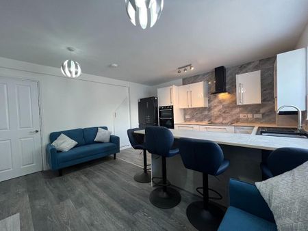 5 bedroom end of terrace house to rent - Photo 5