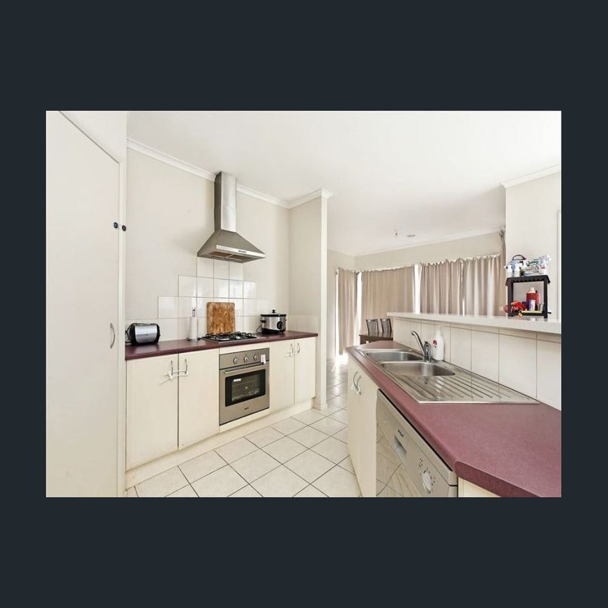 Lakeside Beauty, Be Quick!! - Photo 1